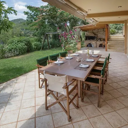 Family Getaway In By Ghh Marathón